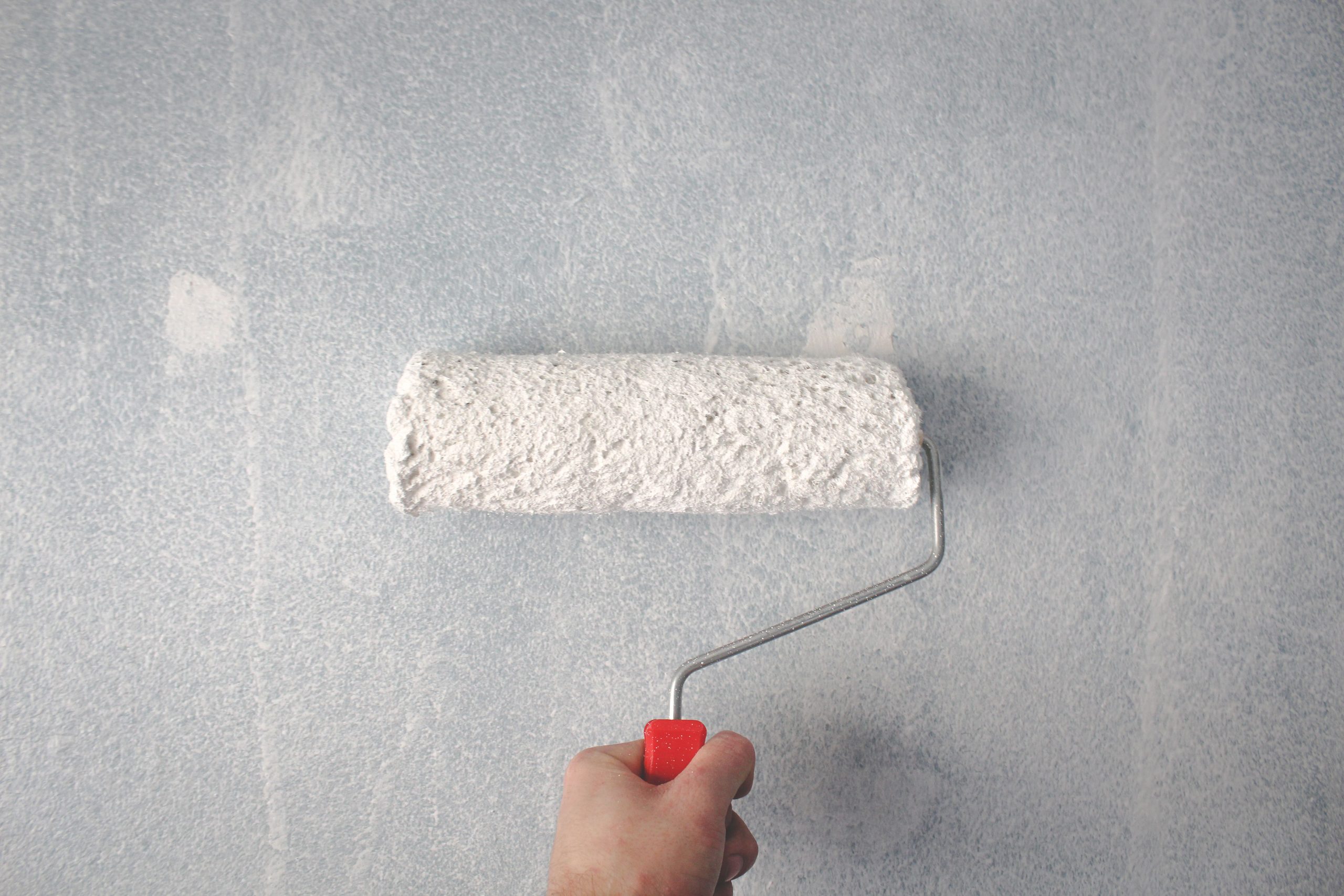 Find the Best Time to Paint Your Home’s Interior: A Complete Seasonal Guide